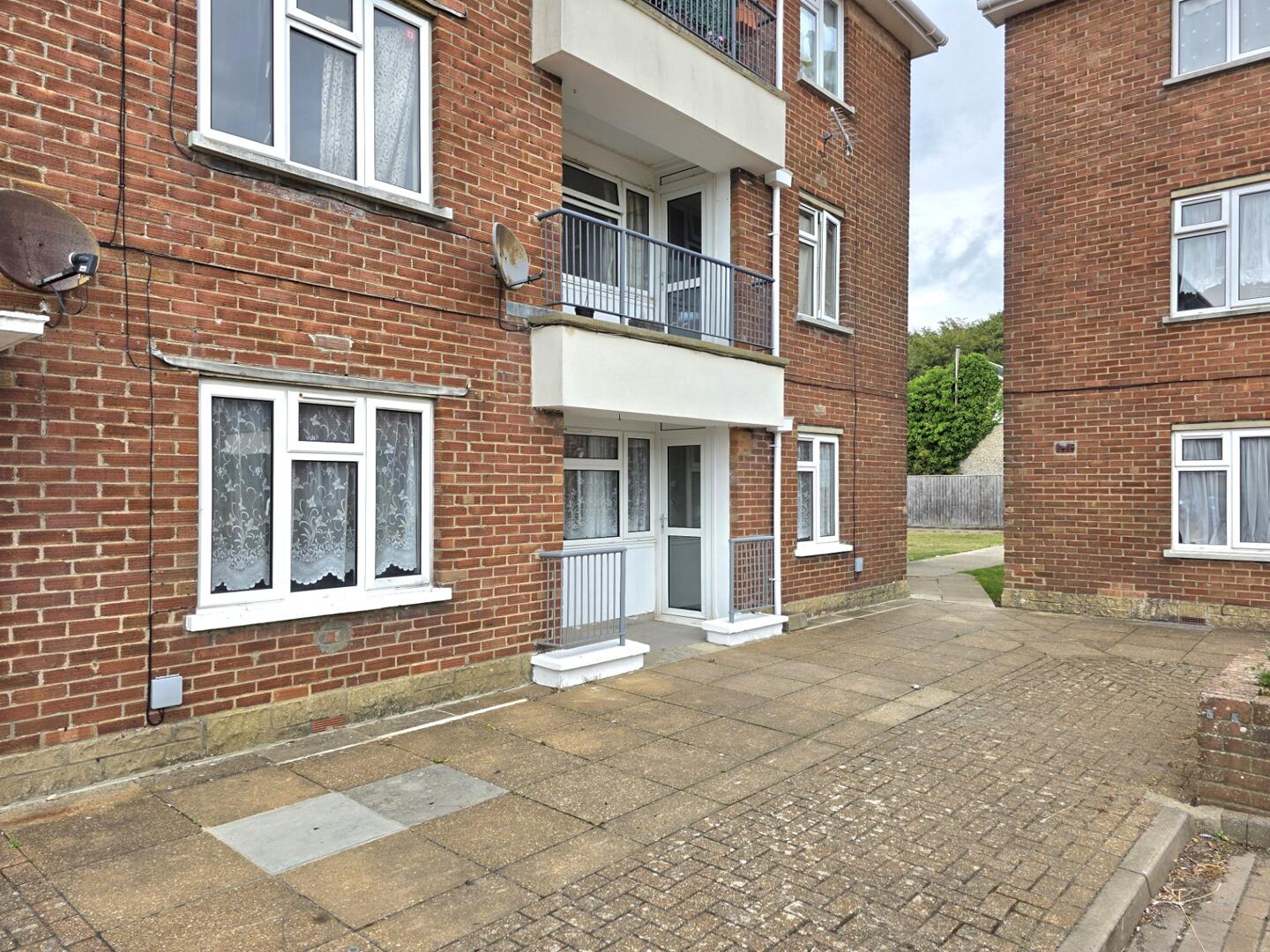3 bed property in Crossways Road, East Cowes